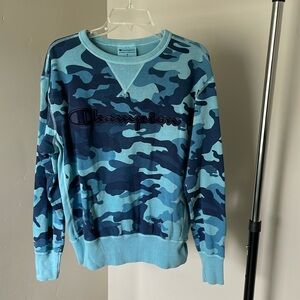 Champion blue camouflage men’s medium crew neck sweatshirt